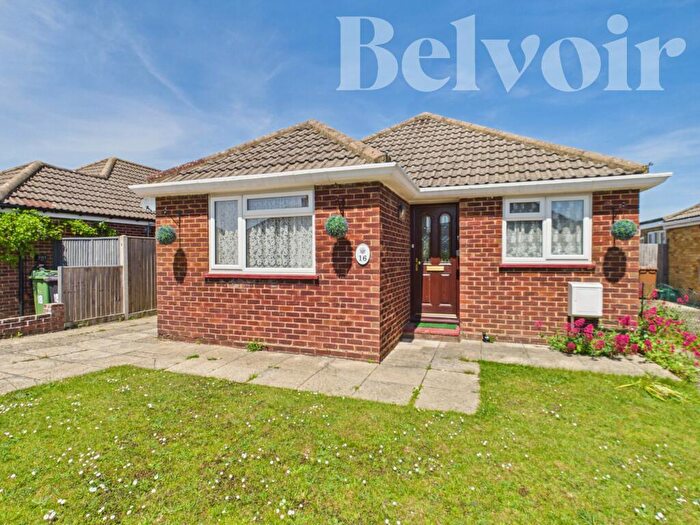 3 Bedroom Bungalow For Sale In Hulbert Way, Basingstoke, RG22