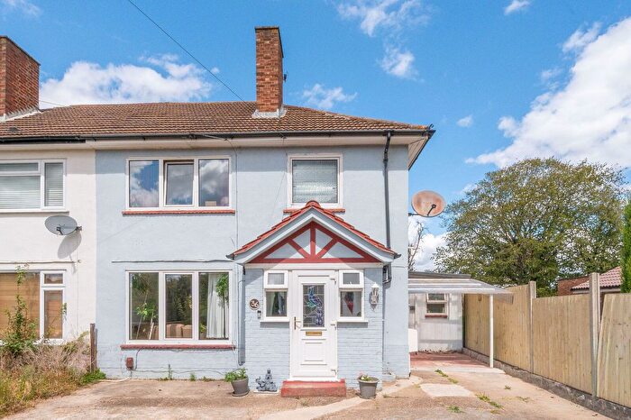 4 Bedroom Semi Detached House For Sale In Bazalgette Gardens, New Malden, KT3