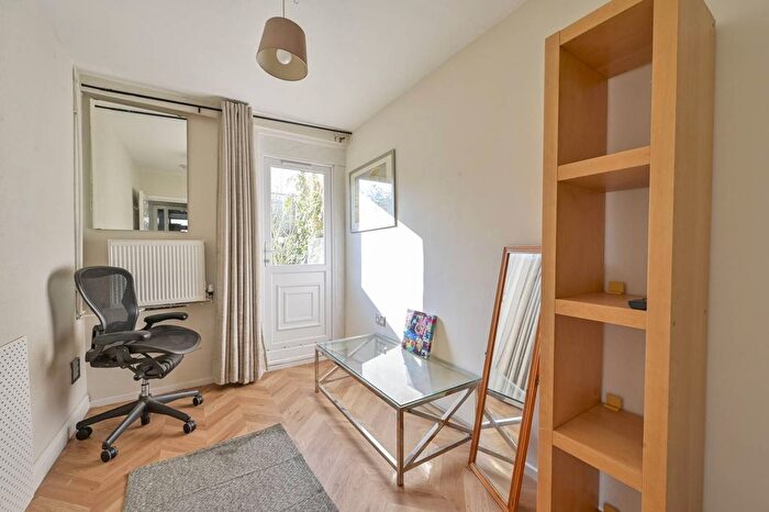 6 Bedroom Terraced House To Rent In Danebury Avenue, Roehampton, London, SW15