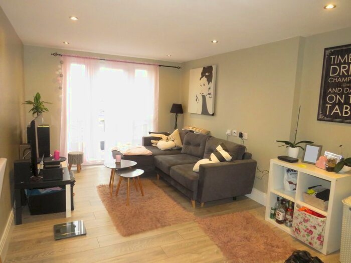 2 Bedroom Flat To Rent In Woodbridge Road, Ipswich, IP4