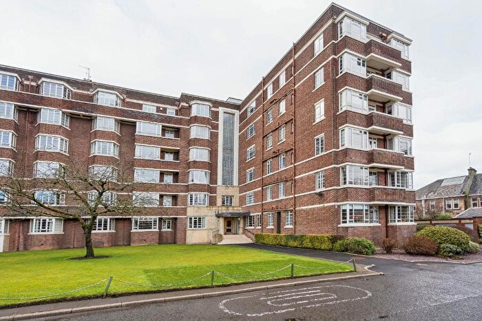 3 Bedroom Flat To Rent In Kelvin Court, Anniesland, Glasgow, G12