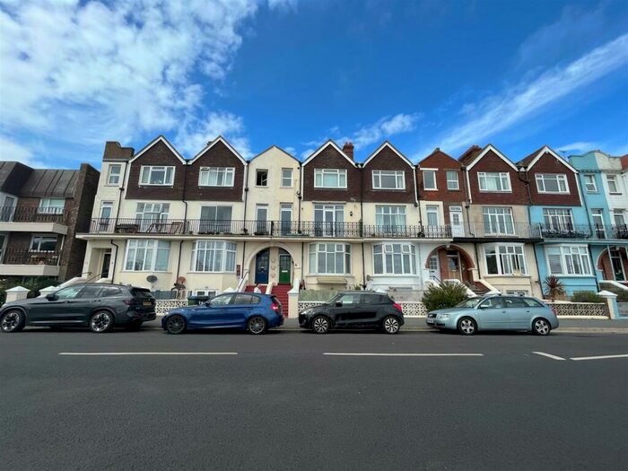 1 Bedroom Apartment To Rent In South Terrace, Littlehampton, BN17