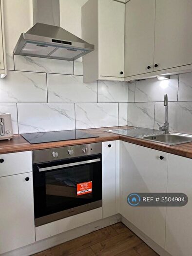 3 Bedroom Flat To Rent In Dowanhill Street, Glasgow, G11