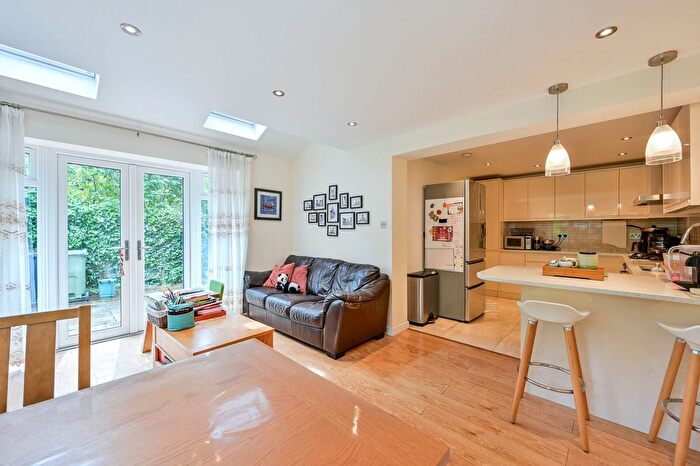 4 Bedroom Detached House To Rent In Elkins Gardens, Burpham, Guildford, GU4