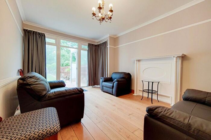 4 Bedroom Detached House To Rent In Atkins Road, London, SW12