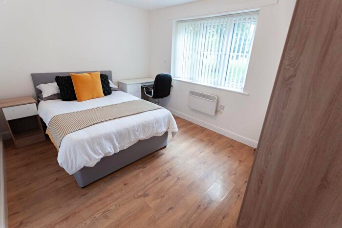 2 Bedroom Bungalow To Rent In Wright Street, L5