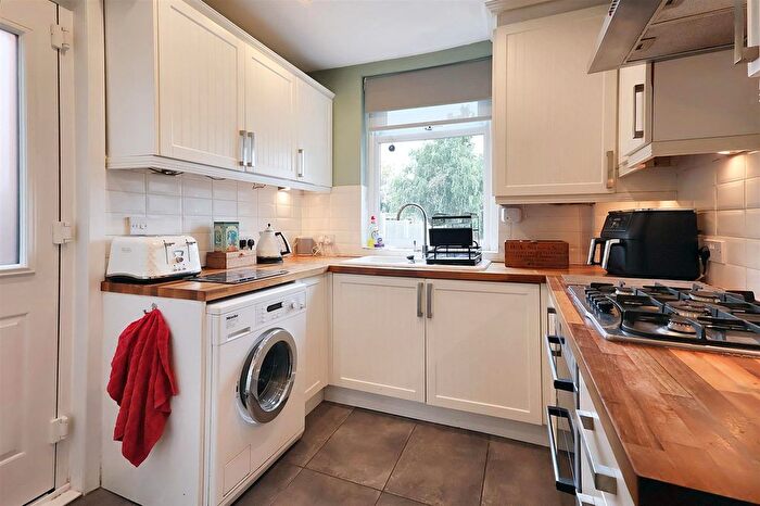3 Bedroom End Of Terrace House For Sale In Mansfield Street, Sherwood, Nottingham, NG5
