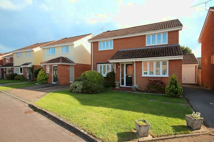 4 Bedroom Detached House To Rent In Ashburn Garth, Hightown, Ringwood, Hampshire, BH24