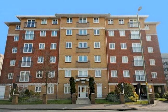 2 Bedroom Flat To Rent In Farnborough Road, Farnborough, GU14