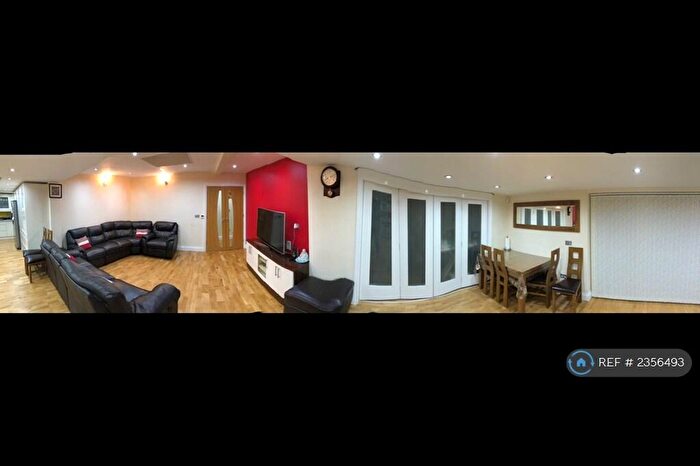 4 Bedroom Detached House To Rent In Avenue Road, Sutton, SM2