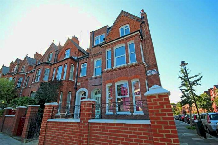 3 Bedroom Flat To Rent In Chester Road, London, N19