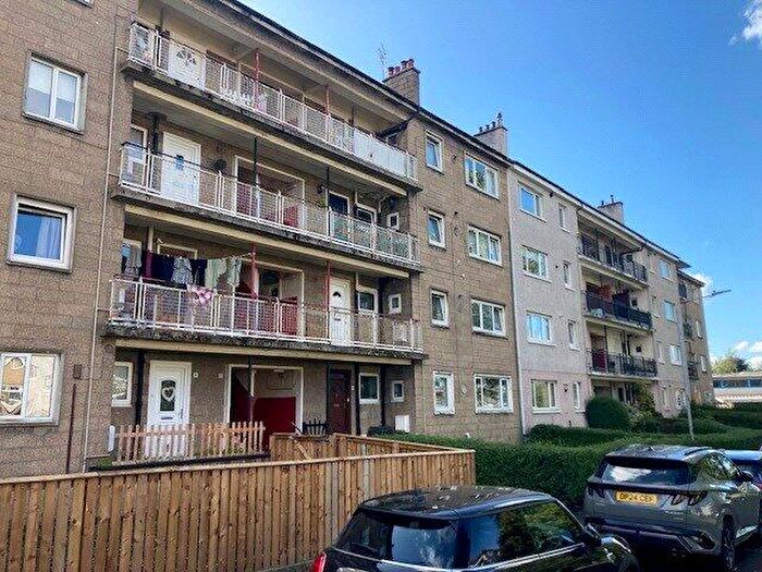3 Bedroom Flat For Sale In Ashmore Road, Merrylee, Glasgow, G43