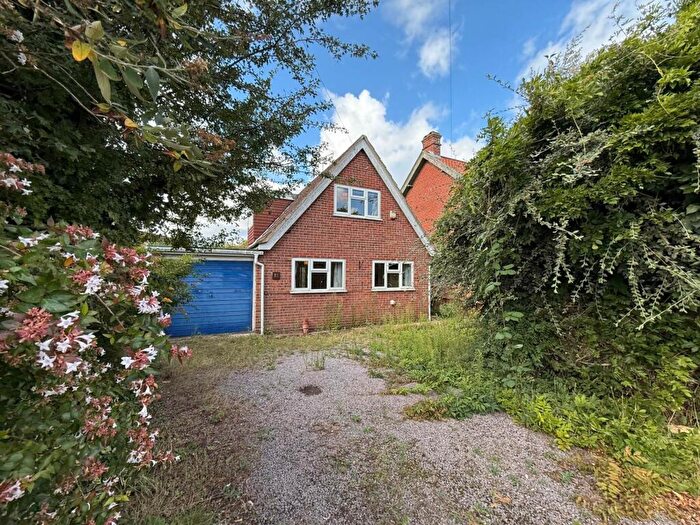 3 Bedroom Detached Bungalow For Sale In Reepham Road, Norwich, NR6