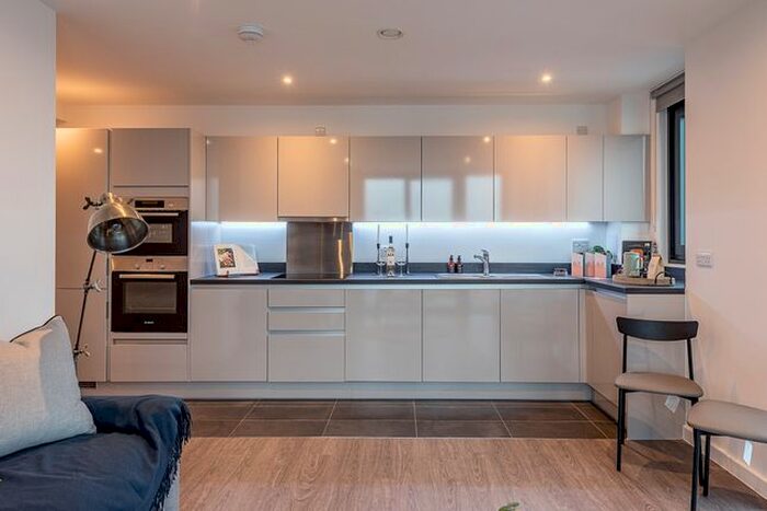 1 Bedroom Flat To Rent In Sutton Court Road, Sutton, SM1