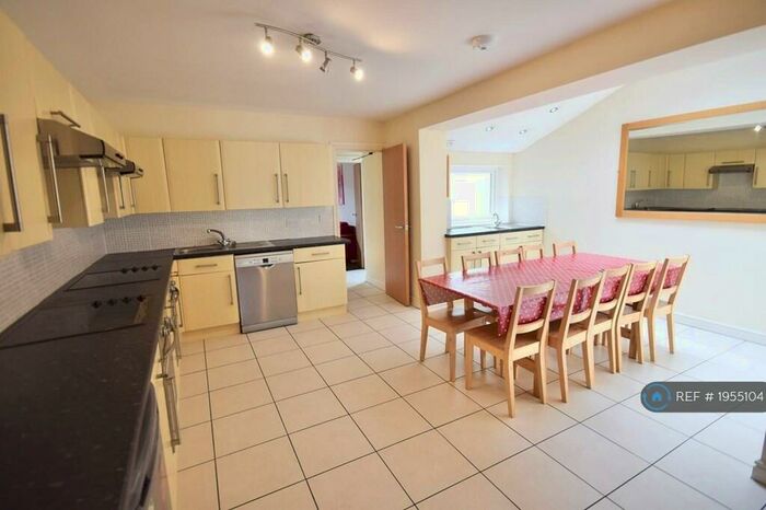 8 Bedroom Terraced House To Rent In Harriet Street, Cardiff, CF24