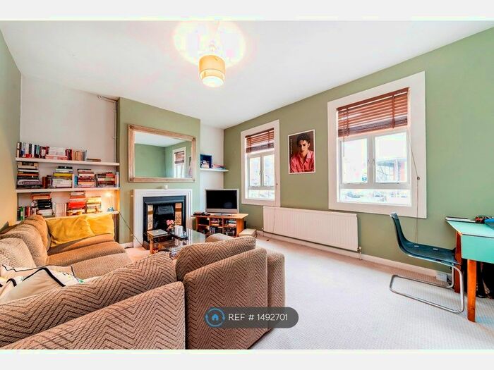 2 Bedroom Maisonette To Rent In Wendover Road, London, NW10