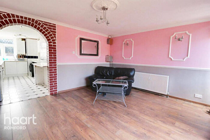 3 Bedroom Terraced House To Rent In Okehampton Square, Romford, RM3