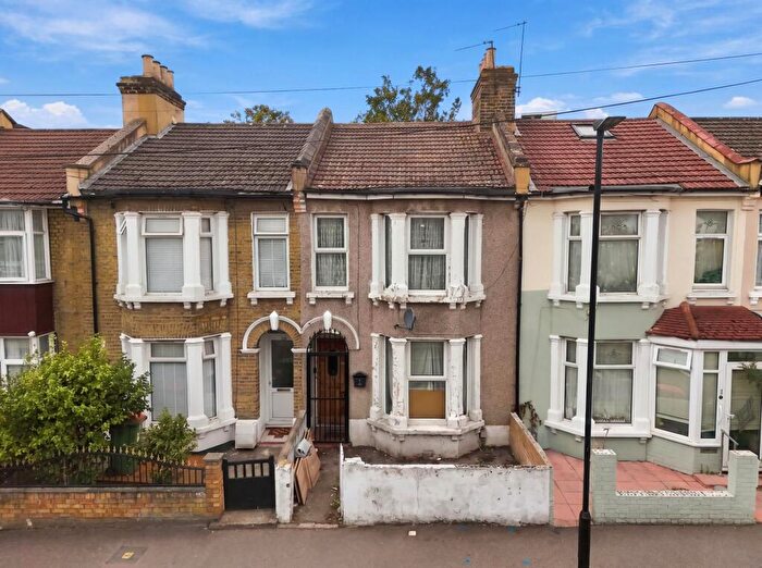 3 Bedroom Terraced House For Sale In Albert Square, London, E15