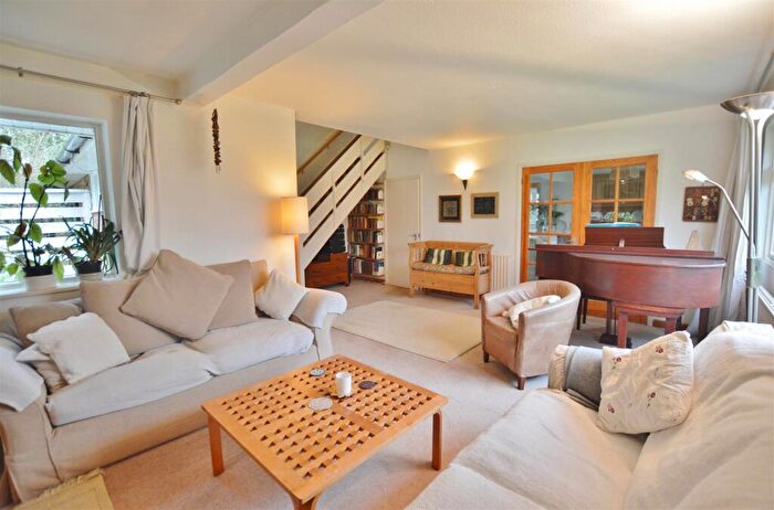 5 Bedroom Detached Bungalow To Rent In Wentworth Avenue, Slough, SL2