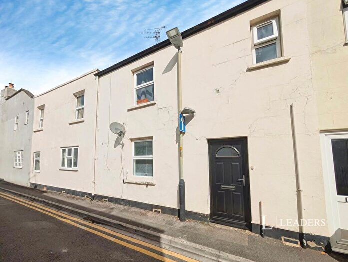 2 Bedroom Flat To Rent In Hewlett Place, Cheltenham, Gloucestershire, GL52