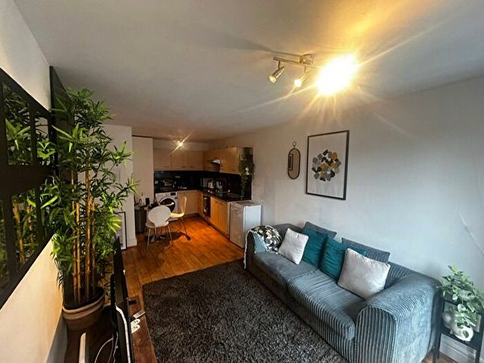 1 Bedroom Flat To Rent In Flat, City Heights, Old Snow Hill, Birmingham, B4