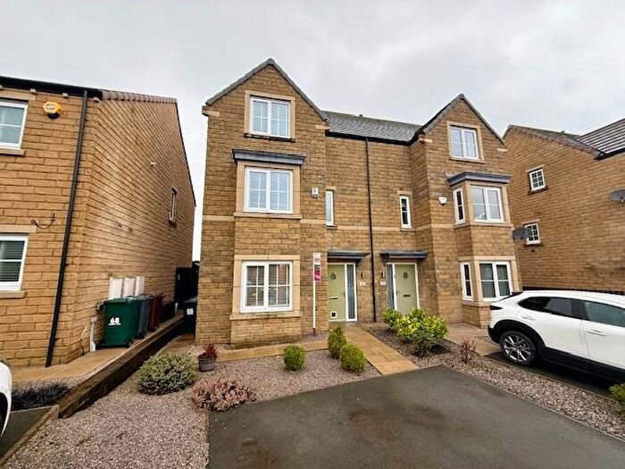 4 Bedroom Semi Detached House For Sale In Sandhill Fold, Idle, BD10