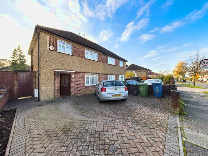 3 Bedroom House To Rent In Du Cros Drive, Stanmore, HA7