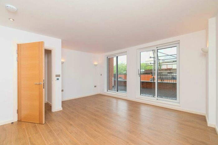 1 Bedroom Apartment To Rent In West Green Road, London, N15
