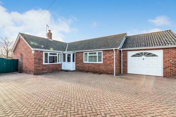2 Bedroom Bungalow For Sale In Kells Way, Geldeston, Beccles, Norfolk, NR34