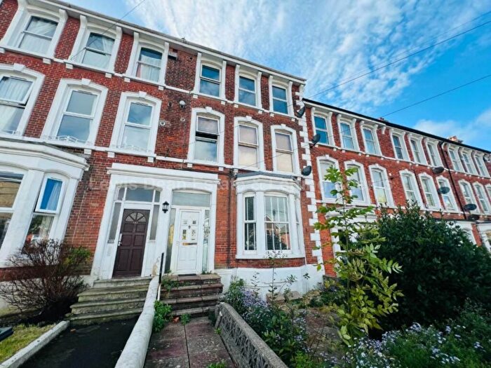 1 Bedroom Flat To Rent In Dorchester Road, Weymouth, DT4