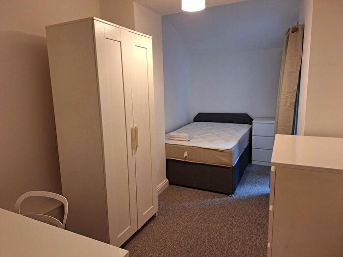 3 Bedroom Flat To Rent In Charlotte Street, BS1