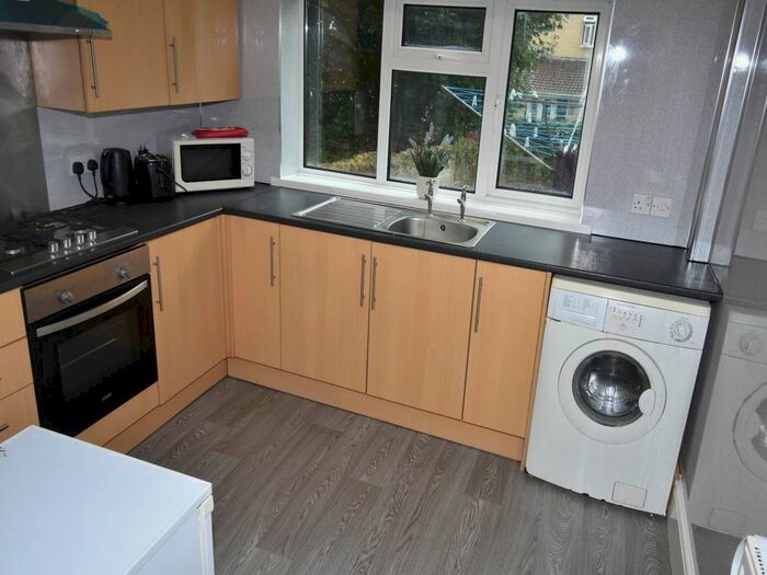 4 Bedroom Property To Rent In King Edwards Road, Brynmill, Swansea, SA1