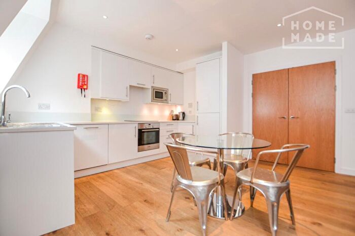 2 Bedroom Flat To Rent In Lovat Lane, Monument, EC3R