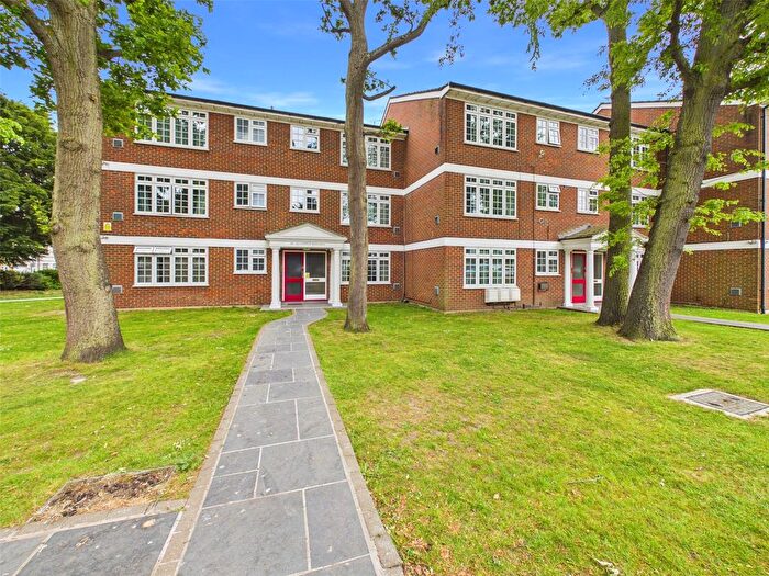 1 Bedroom Flat To Rent In Witham Road, Isleworth, TW7