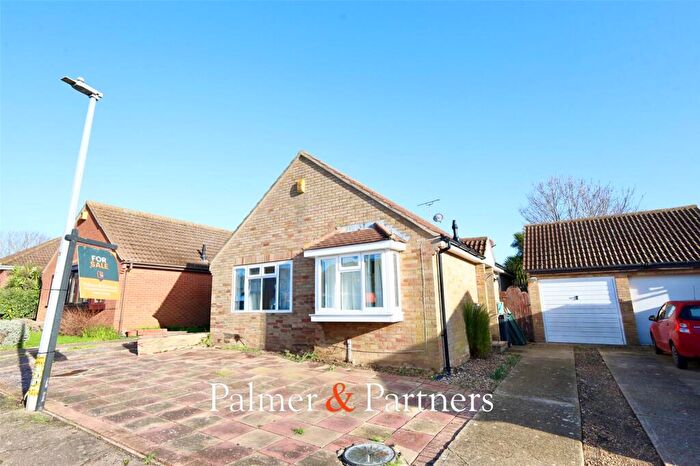 2 Bedroom Bungalow For Sale In Brookvale, St. Osyth, Clacton-on-Sea, Essex, CO16