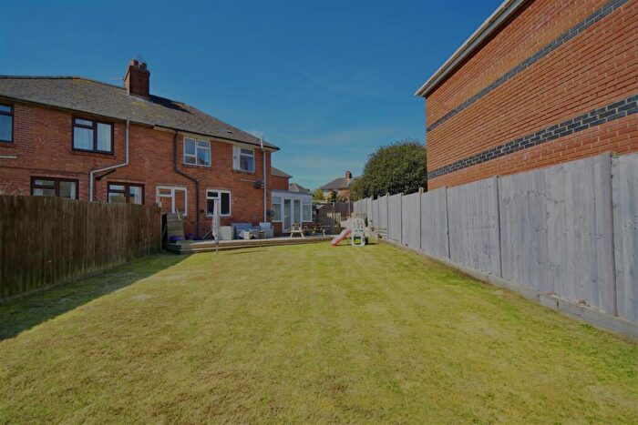 3 Bedroom Semi Detached House For Sale In Wessex Road, Weymouth, DT4