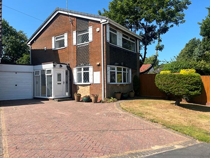 3 Bedroom Detached House For Sale In Kendal Rise, Oldbury, B68