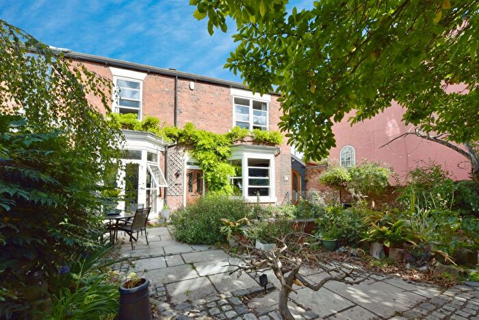 3 Bedroom Semi-Detached House For Sale In Eastwood Mount, Clifton, Rotherham, S65