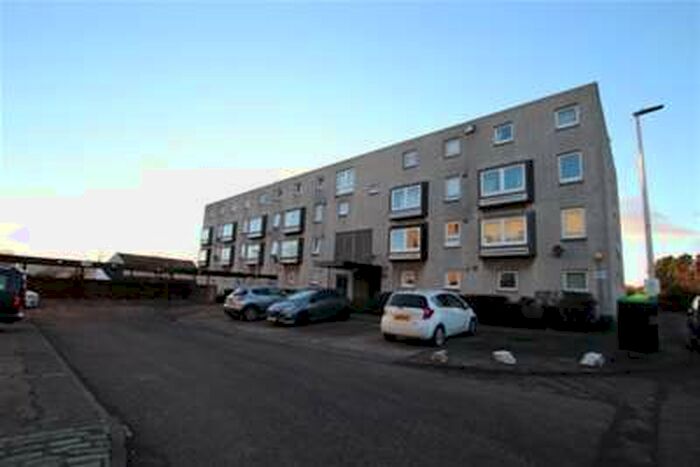 2 Bedroom Maisonette Flat To Rent In Dalcraig Crescent, DD4