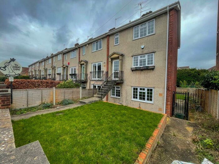 4 Bedroom Town House To Rent In Cairns Road, Westbury Park, Bristol, BS6