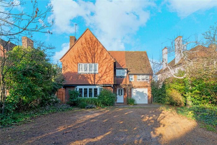 4 Bedroom Detached House To Rent In Rydens Road, Walton-On-Thames, Surrey KT12