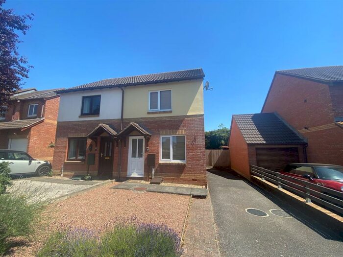 2 Bedroom Semi-Detached House To Rent In Cullompton, EX15