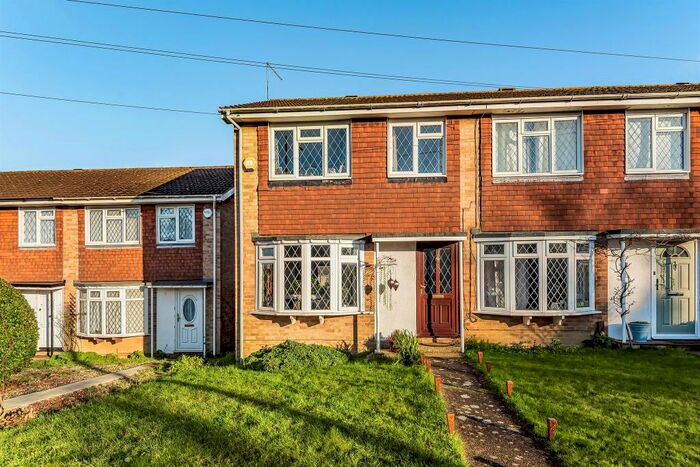 3 Bedroom House To Rent In Cannon Lane, Maidenhead, SL6