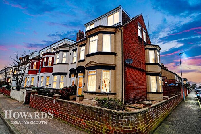 6 Bedroom End Of Terrace House For Sale In Salisbury Road, Great Yarmouth, NR30