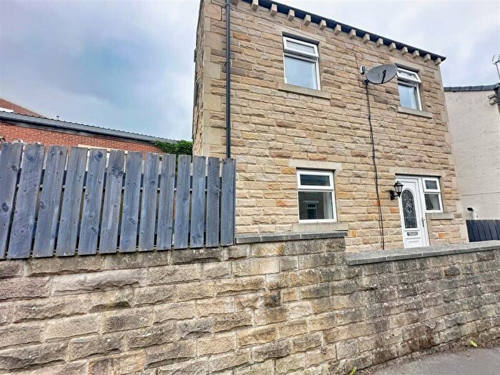 3 Bedroom Detached House To Rent In Gordon Street, Elland, HX5