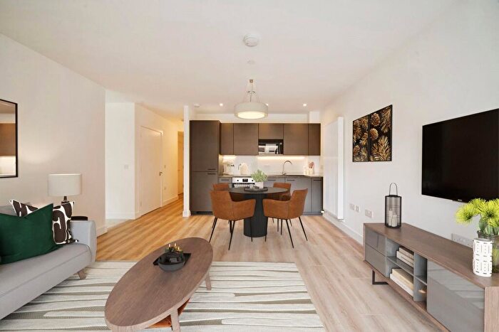 1 Bedroom Flat For Sale In Flat, Catkin Road, London, NW9
