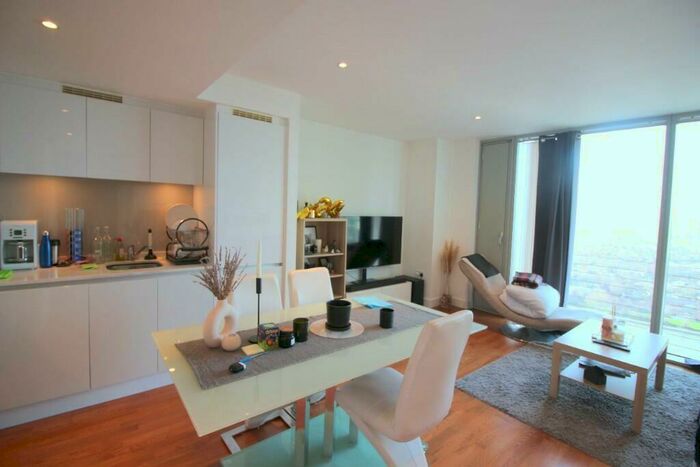 1 Bedroom Flat To Rent In Marsh Wall, London, E14