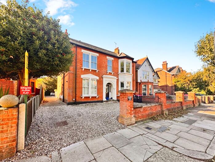 2 Bedroom Flat To Rent In St. Vincents Road, Westcliff-On-Sea, SS0