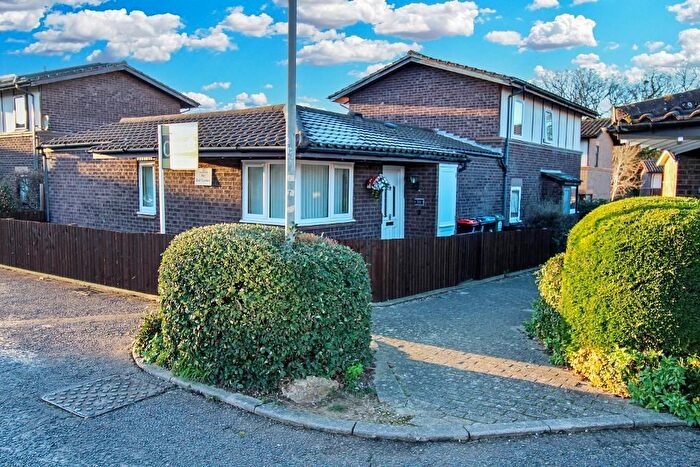 1 Bedroom Semi Detached House For Sale In Withycombe, Furzton, Milton Keynes, Buckinghamshire, MK4