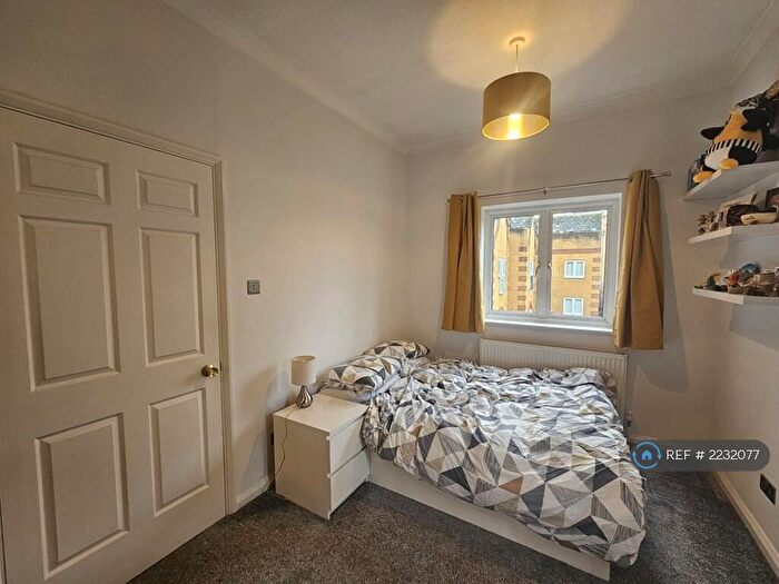 2 Bedroom Terraced House To Rent In Hardy Close, London, SE16